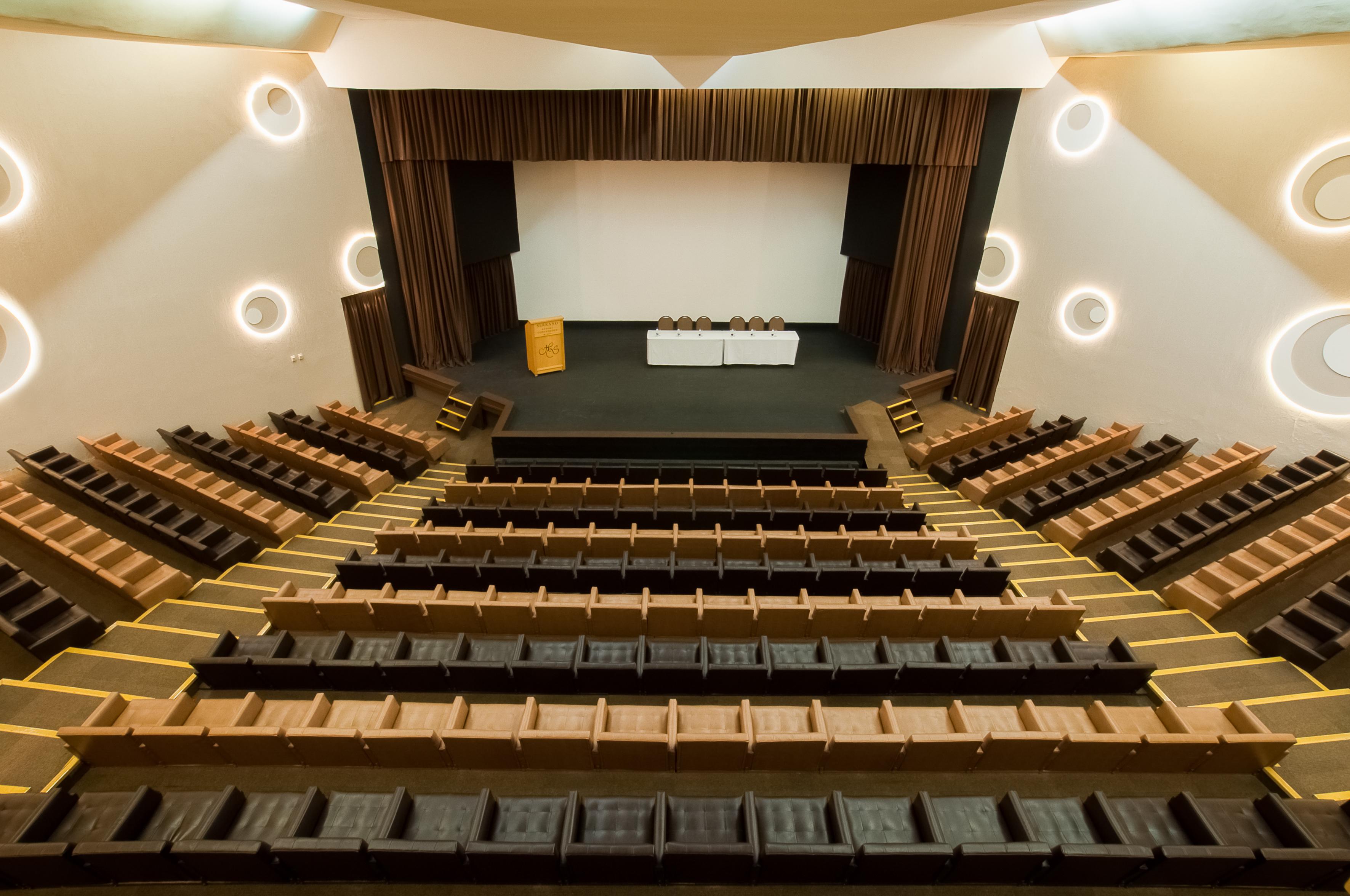 Wish Serrano Resort غرامادو المظهر الخارجي الصورة The auditorium