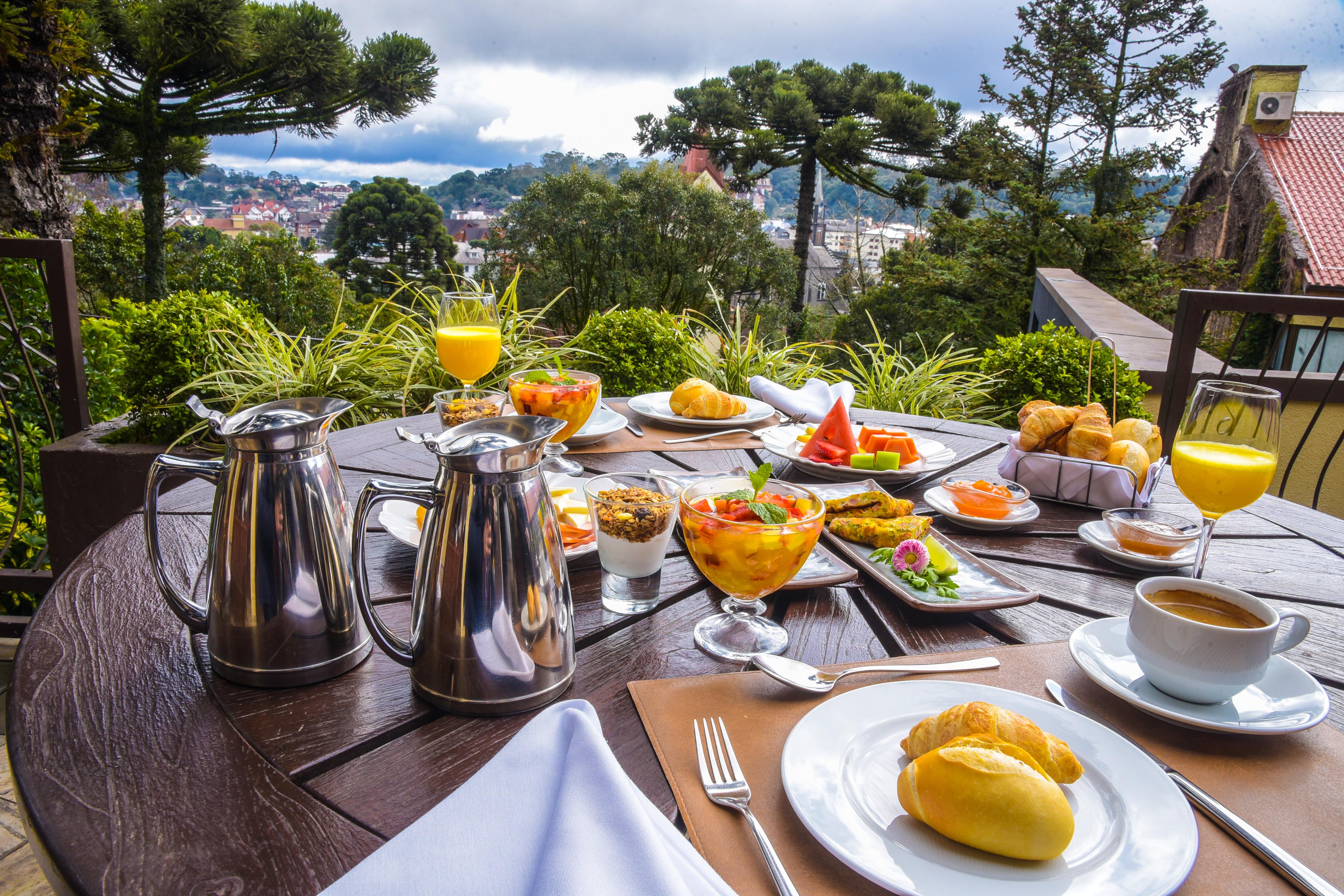 Wish Serrano Resort غرامادو المظهر الخارجي الصورة Breakfast at the hotel