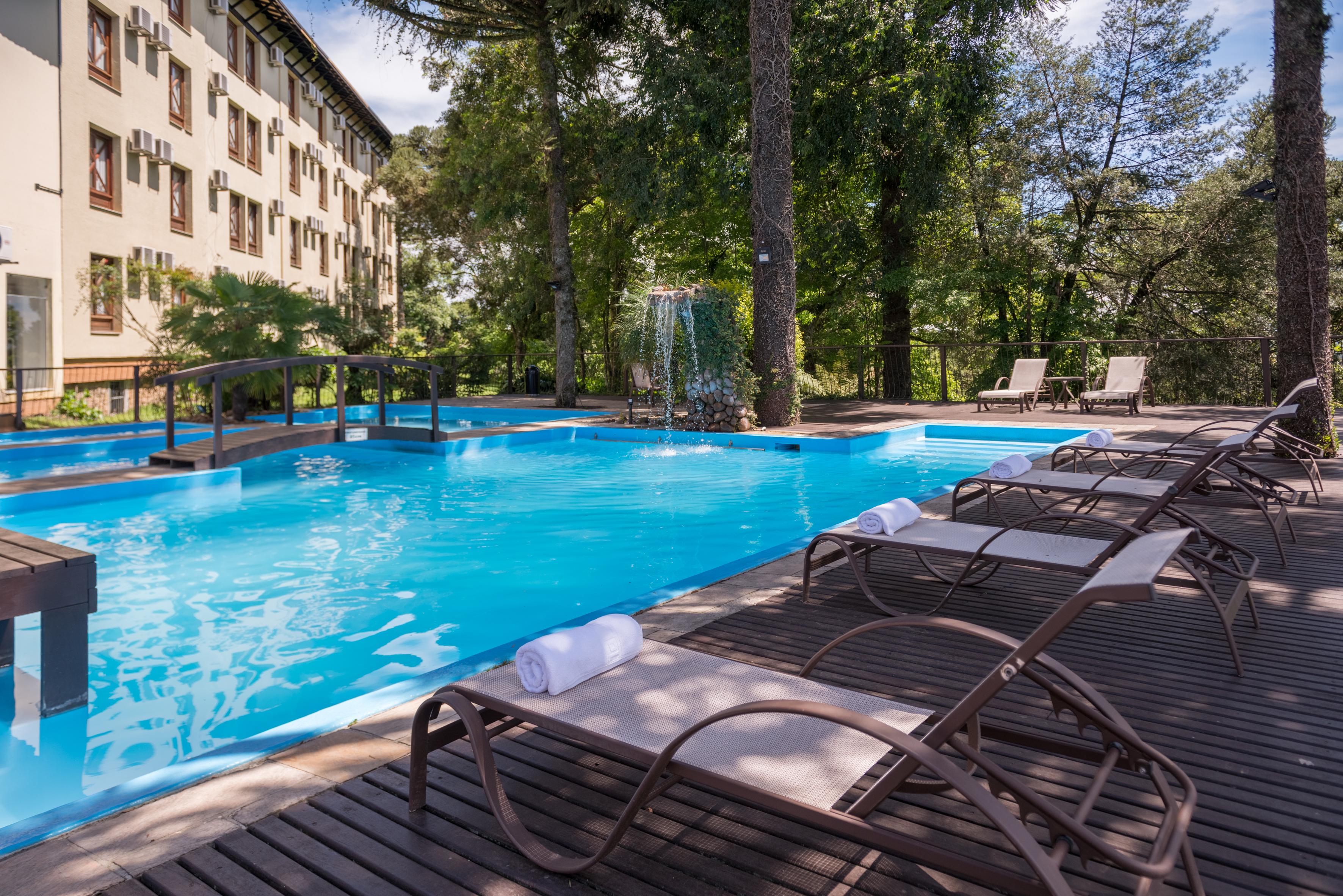 Wish Serrano Resort غرامادو المظهر الخارجي الصورة The swimming pool at the hotel