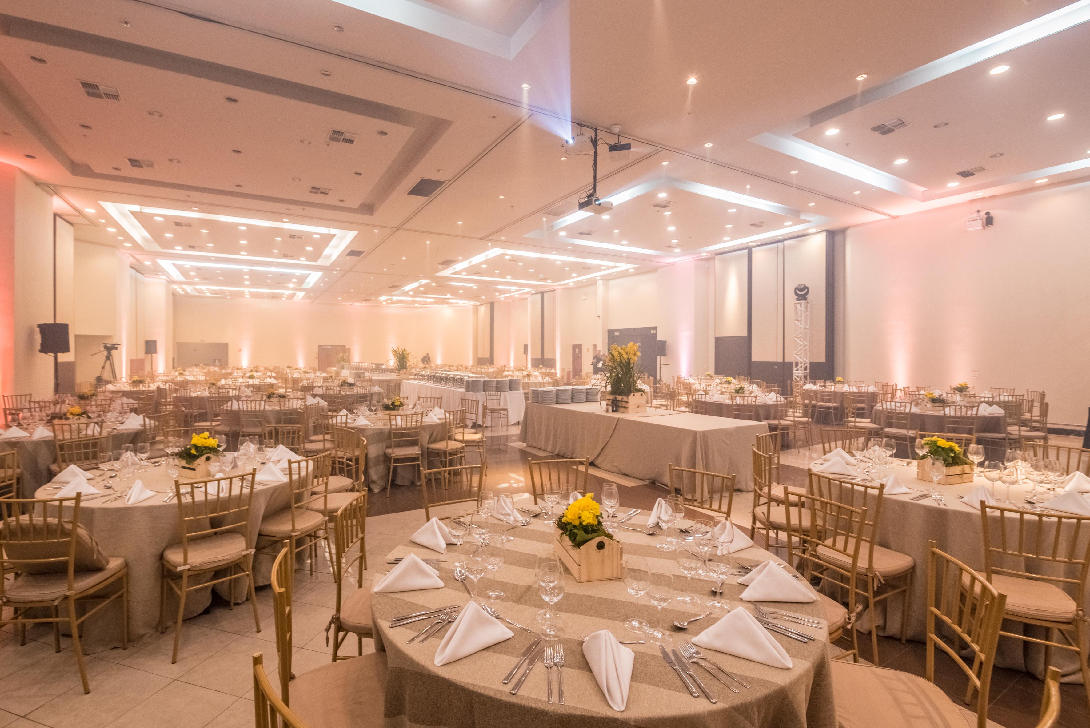 Wish Serrano Resort غرامادو المظهر الخارجي الصورة The ballroom